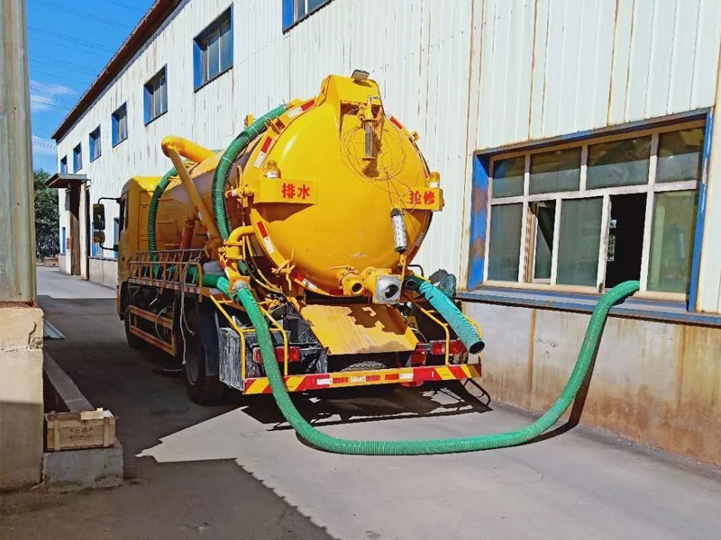 仙鹤门厂区化粪池清理